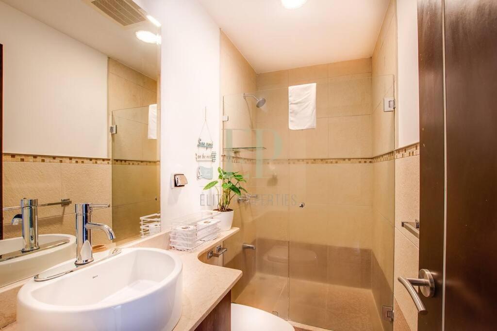 Cr Mariposa Rentals Lakeview Penthouse With Office Space, Pool, Gym, Tennis Санта-Ана Экстерьер фото