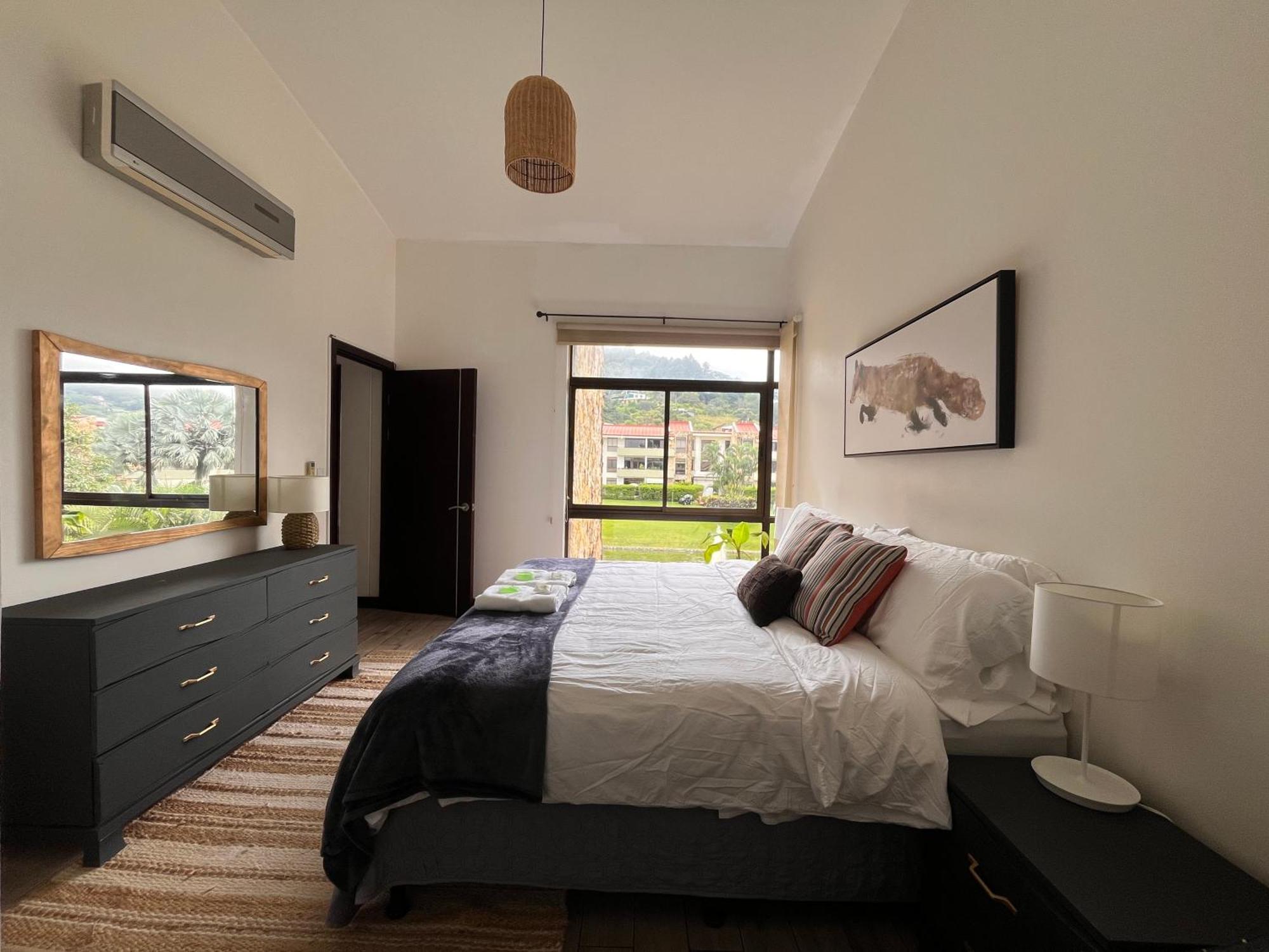 Cr Mariposa Rentals Lakeview Penthouse With Office Space, Pool, Gym, Tennis Санта-Ана Экстерьер фото
